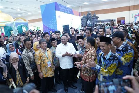 DevX 2023 Menteri Agama Launching Booth Expo UIN Siber Syekh Nurjati