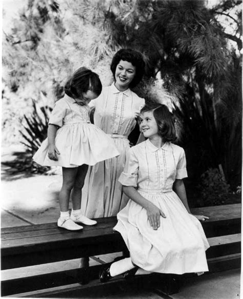 Shirley Temple With Her Daughters Linda Susan Agar Lori Black