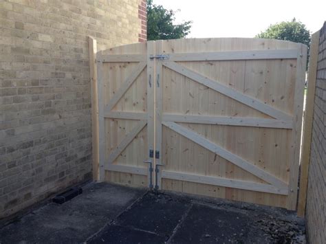 Wooden Driveway Gates 12ft Span E Timber Products