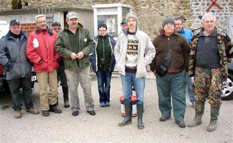 Margerie Chantagret Kilos De Truites D Vers S Dans La Mare