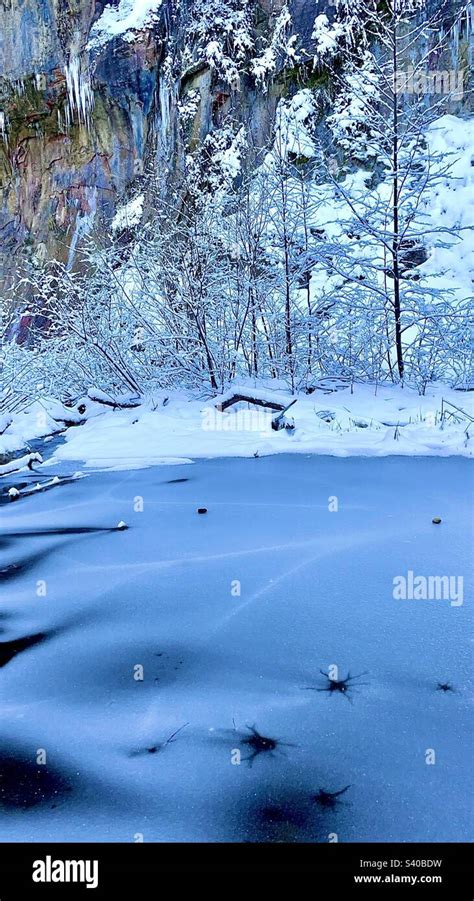 Avance De Las Estrellas De Rock En El Hielo Fotografías E Imágenes De