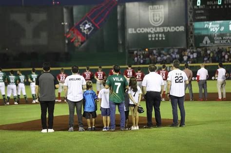 Gobernador de Yucatán inaugura el tercer juego de la liga mexicana de