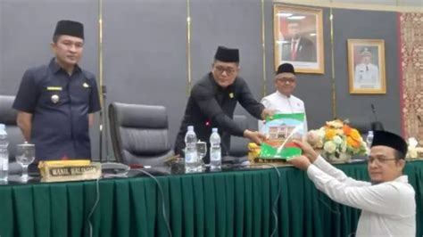 Dprd Kota Padang Gelar Rapat Paripurna Tutup Masa Sidang Iii Tahun