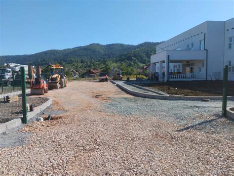 Radovi Na Izgradnji Glavnog Ulaza Saobra Ajnice I Parking Prostora