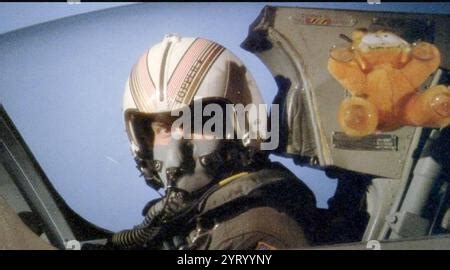 HOT SHOTS 199120th Century Fox Film With Charlie Sheen As Lt Sean