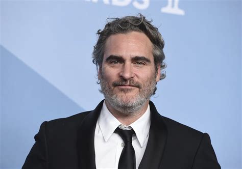 Joaquin Phoenix Biography, Age, Wiki, Height, Weight, Girlfriend, Family & More