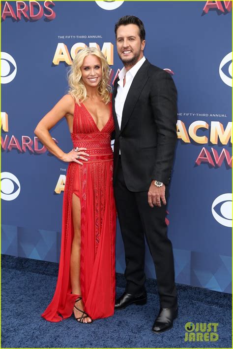 American Idol's Luke Bryan Brings Wife Caroline to ACM Awards: Photo ...