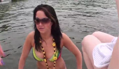 Bikini Girl Pisses In The Lake ThisVid