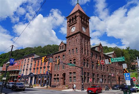 Coolest Small Towns In The Poconos For A Summer Vacation Worldatlas