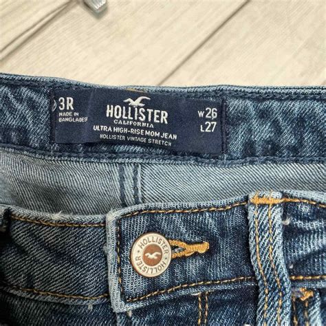 Hollister Super Distressed Ultra High Rise Mom Jean Gem