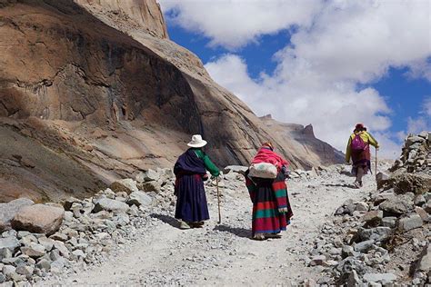 Mount Kailash: Your Guide to Trekking One of the World’s Greatest ...