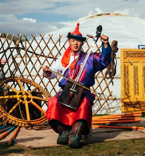 Mongolian Throat Singing Mongolians Call It Khuumii Correctmongolia