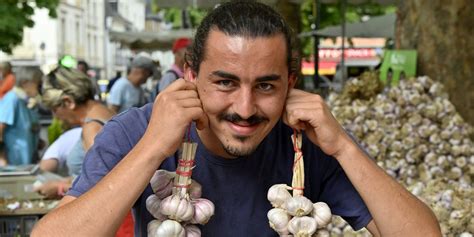 La place du Grand Marché retrouve sa Foire à lail et au basilic