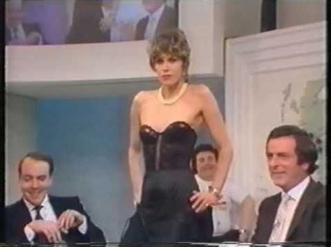 10 Hot Sexy Paula Wilcox Bikini Pics