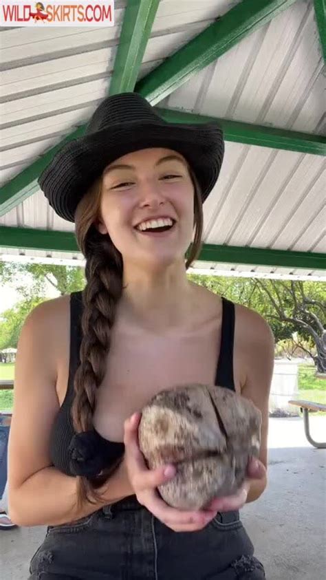 Rachel Michelle Pizzolato Beautyandbrainswithatwist Nude Instagram Leaked Photo