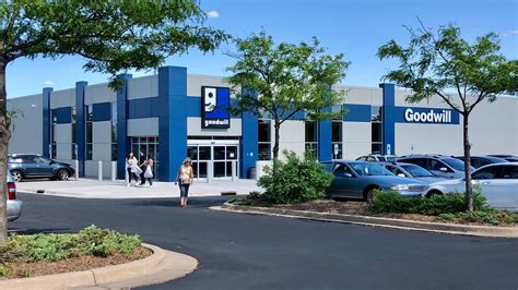 Increase in thrift stores, resale shops seen across Rockford and US