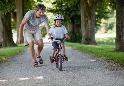 Cómo aprender a andar en bicicleta en 10 pasos de forma natural