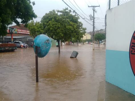 Temporal causa alagamentos e desabamentos em Jequié Itambé Agora