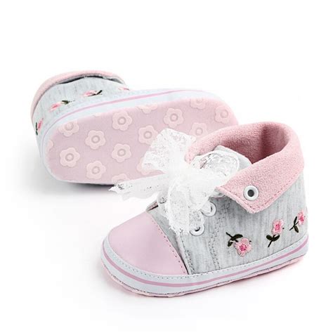 Chaussons sneakers montantes à fleurs pour bébé fille Chaussons Univers