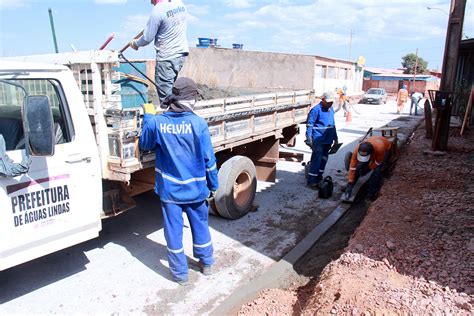 Prefeitura Realiza Obra De Construção De Meio Fio Nas Ruas Do Bairro