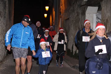 Fete De La Forme Noel Pernes Les Fontaines Les Programmes De