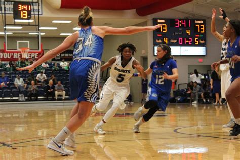 Santa Fe Womens Hoops Advances To Second Round Of State Tournament