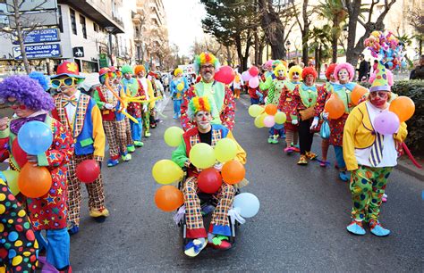 De Hippies A Punkies Del Oeste Un Millar De Escolares Participan En El