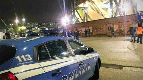 Comune Di Napoli Guerra Ai Parcheggiatori Abusivi Dello Stadio Maradona