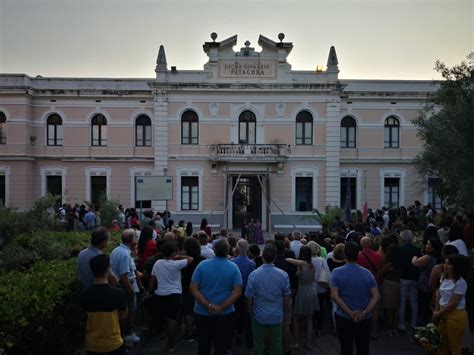 Cerimonia Di Consegna Dei Diplomi Per I Studenti Delle Classi