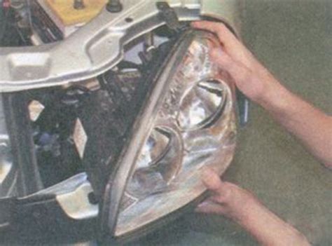 Снятие и замена передней блок-фары на Лада Приора