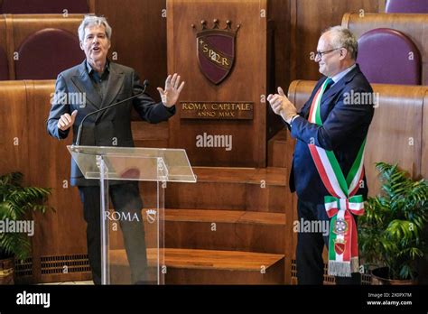 Roma Italia Th Apr Il Sindaco Roberto Gualtieri Consegna La