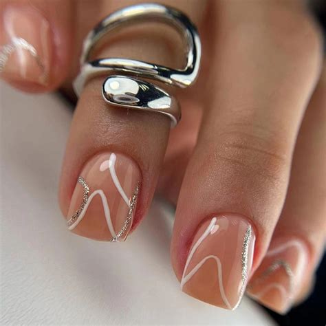 Nude Swirl Short Nails Elysee Nails