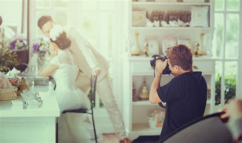 How To Shoot Behind The Scenes Wedding Photography