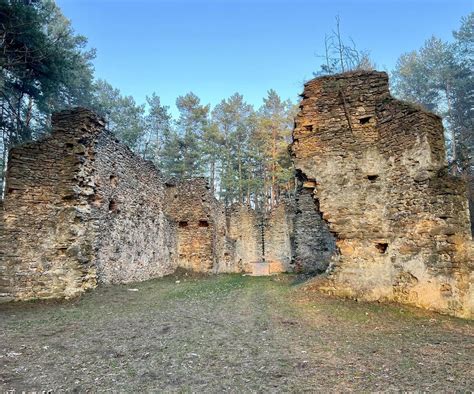 Tajemnicze ruiny w świętokrzyskim lesie Według legendy pochodzą z XII