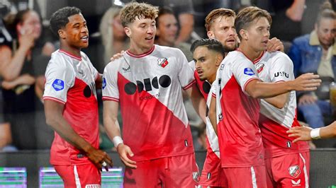 Jans Boekt Met Utrecht Eerste Zege Goede Generale Voor Psv En Feyenoord