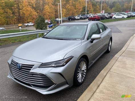 Celestial Silver Metallic Toyota Avalon Hybrid Limited Exterior