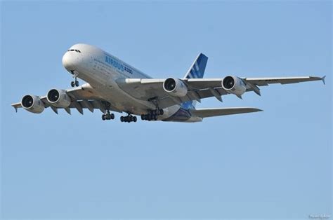 The Biggest Passenger Plane Airbus A380 (14 pics) - Izismile.com