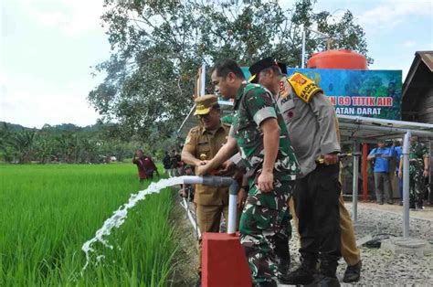 TNI Hadir Bagi Petani KSAD Resmikan Sumur Bor Bertenaga Surya Di Kutai