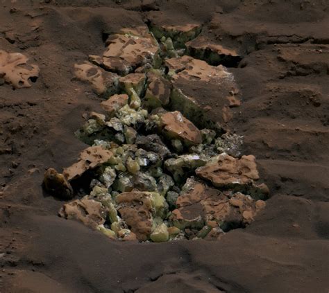 Nasa S Curiosity Rover Discovers A Surprise In A Martian Rock