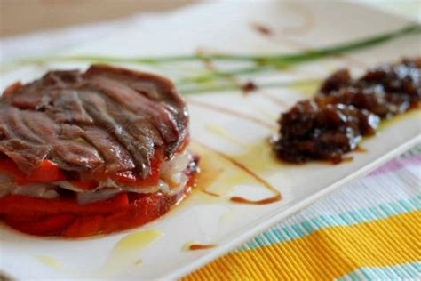 Timbal De Anchoas Del Cant Brico Con Bacalao Ahumado Y Pimientos