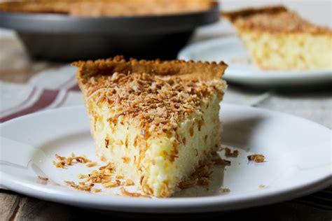 Torta assada de coco muito saborosa e combina o café ou lanche