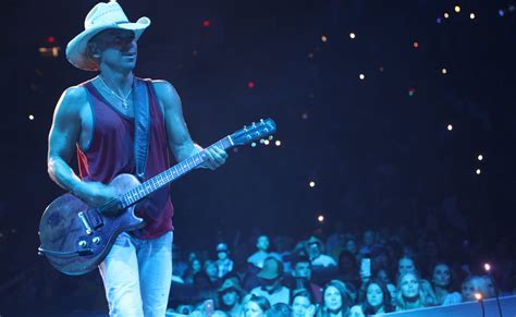 Kenny Chesney Announces 2023 ‘I Go Back Tour’ | Whiskey Riff