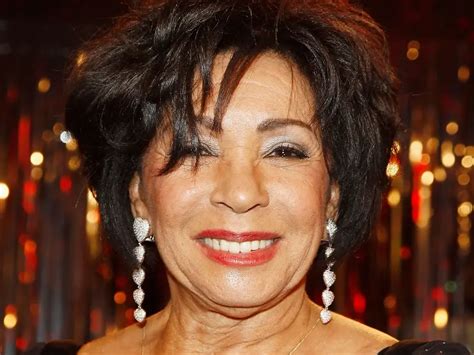 Shirley Bassey - Welsh Women, Timeline, Personal Life - Shirley Bassey Biography