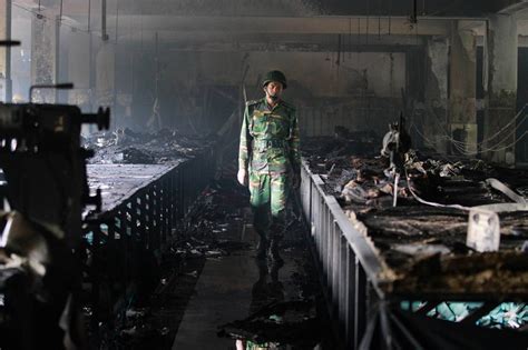 Bangladesh Fire Kills More Than 100 And Injures Many The New York Times