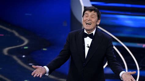 Mare Fuori Gianni Morandi Canticchia La Canzone Della Sigla Nel Video