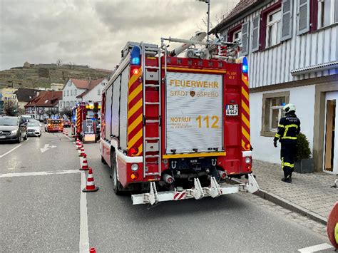 Mercedes Beginnt W Hrend Der Fahrt Zu Brennen Einsatzbericht Asperg