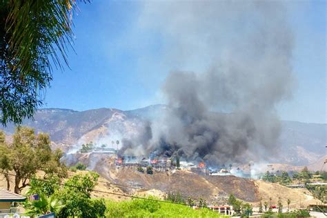 Fire Burns 5 Homes In San Bernardino Scorches Nearly 9 Acres Before