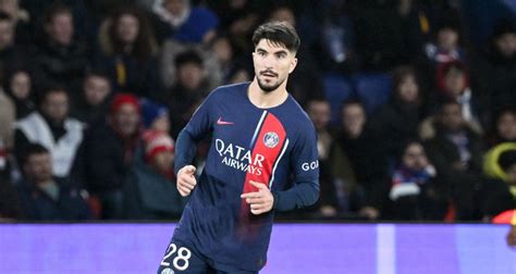 Psg D Cision Radicale Pour Carlos Soler En Vue Du Mercato