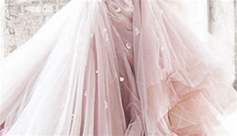 Gaun Nikah Nuansa Pink Bikin Kamu Makin Cantik Charming Photo