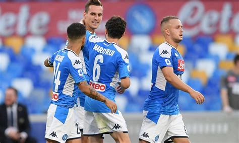 Napoli Sassuolo le formazioni ufficiali tornano Milik e Callejon c è